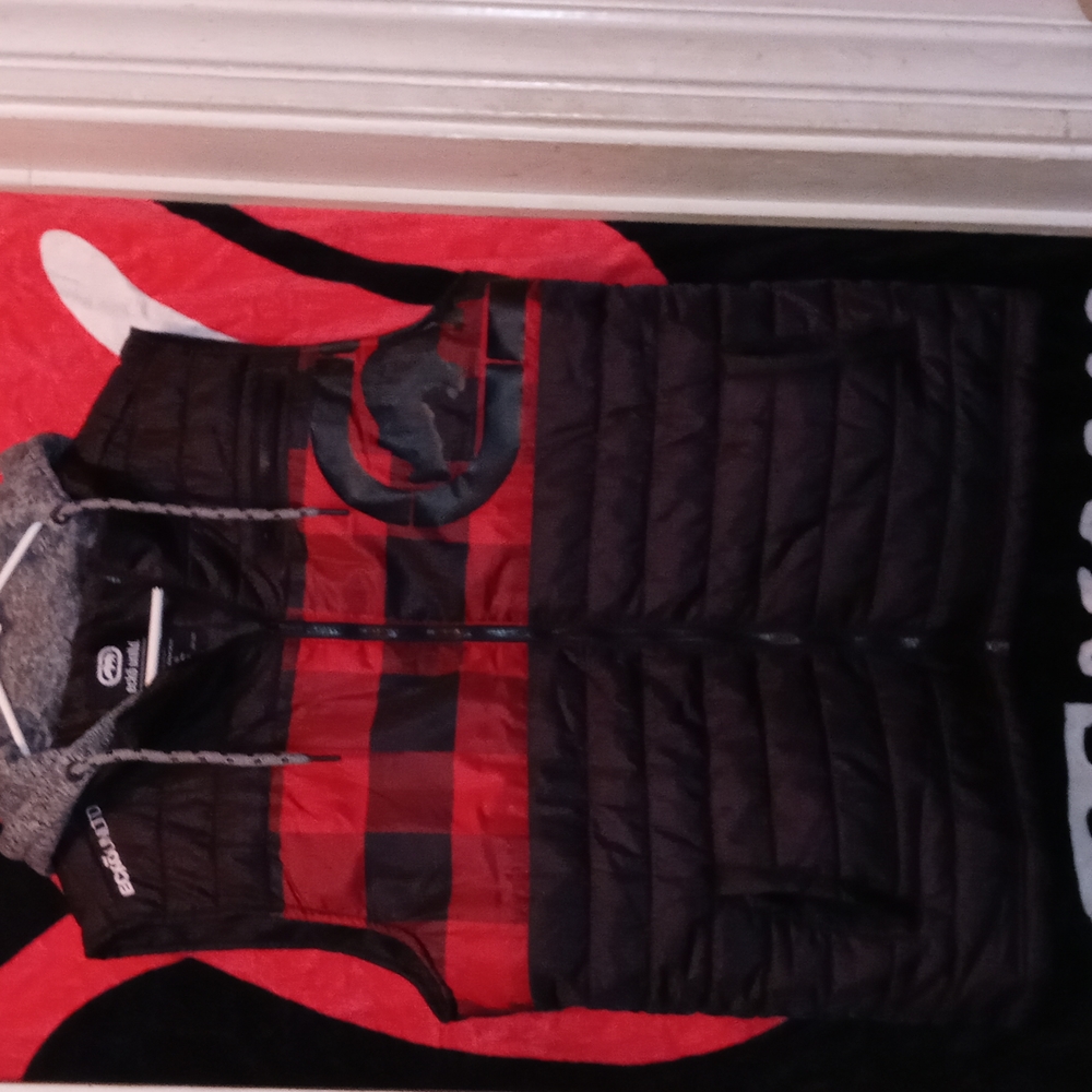 Ecko unlimited Puffer vest w/ hood,  size large (men),